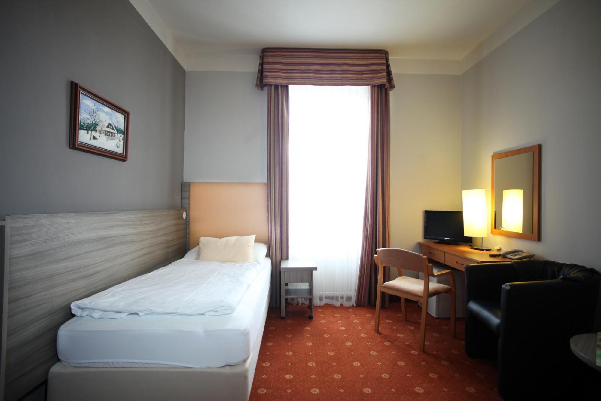 Hotel Paris Marianske Lazne Ngoại thất bức ảnh