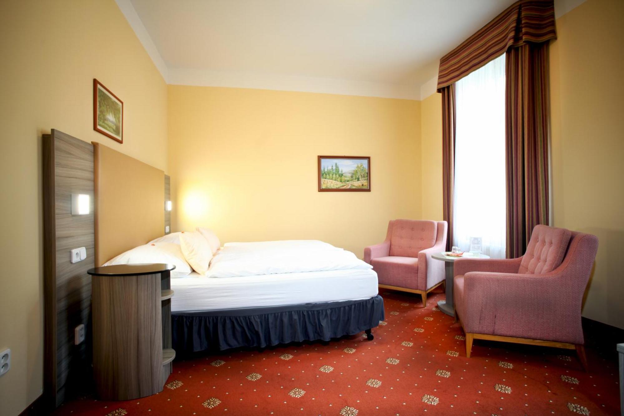 Hotel Paris Marianske Lazne Ngoại thất bức ảnh